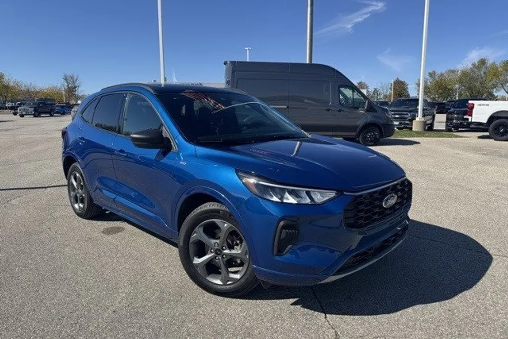 2023 Ford Escape ST-Line photo 1