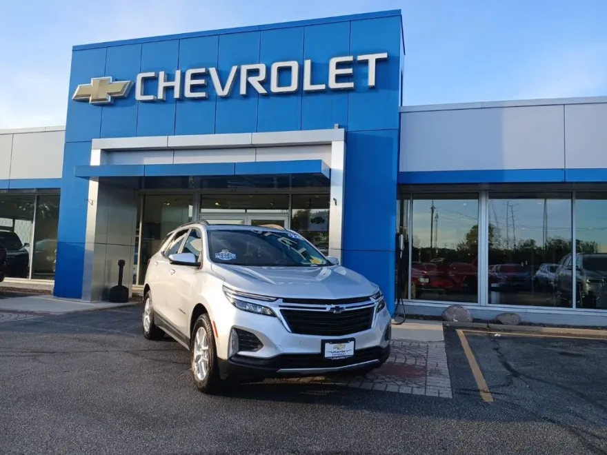 2022 Chevrolet Equinox LT photo 1