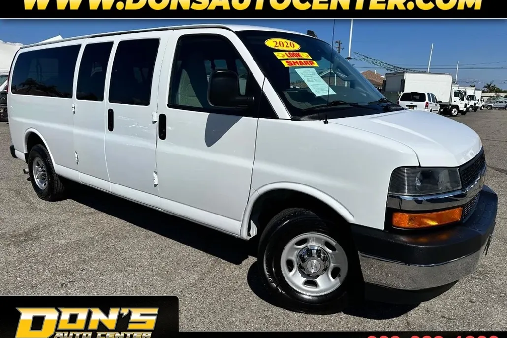 2020 Chevrolet Express 3500 LT Passenger Van photo 1