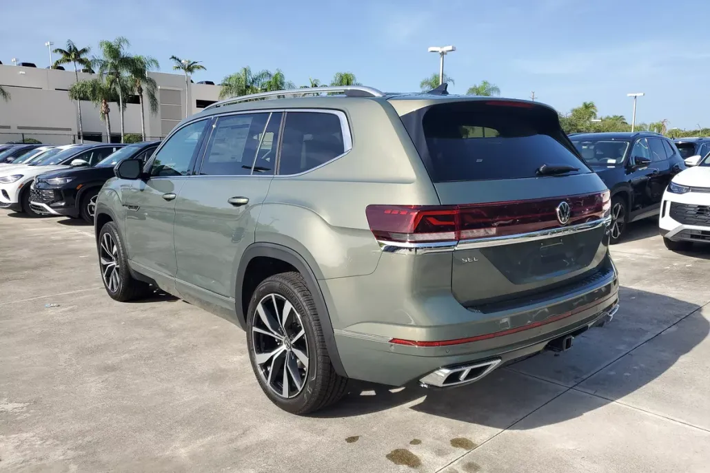 2026 Volkswagen Atlas SEL Premium R-Line photo 1