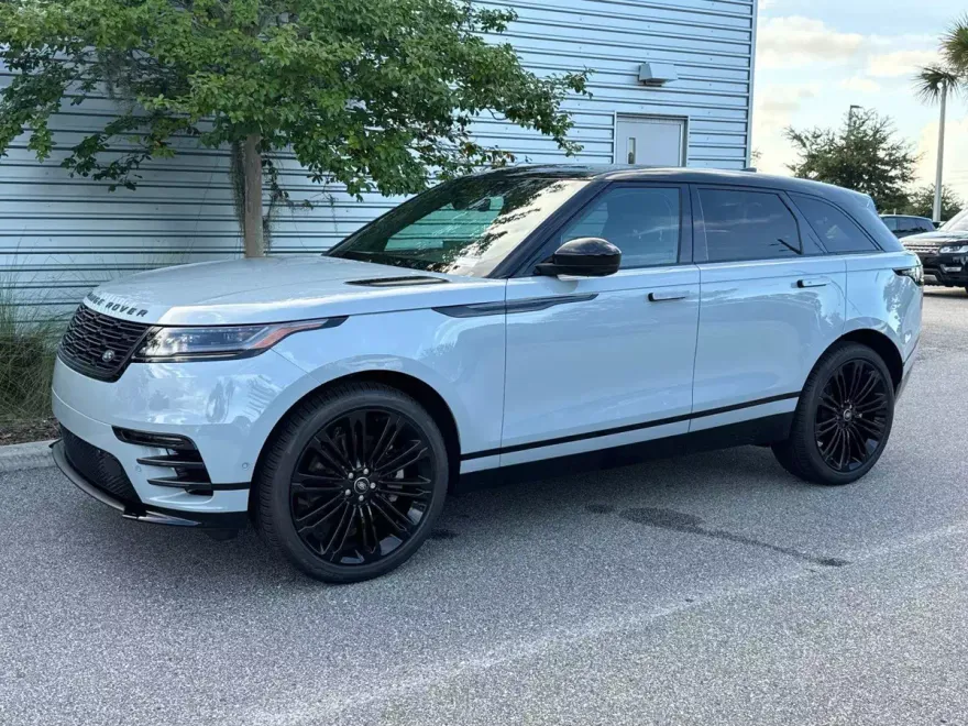 2026 Land Rover Range Rover Velar P250 Dynamic SE photo 1