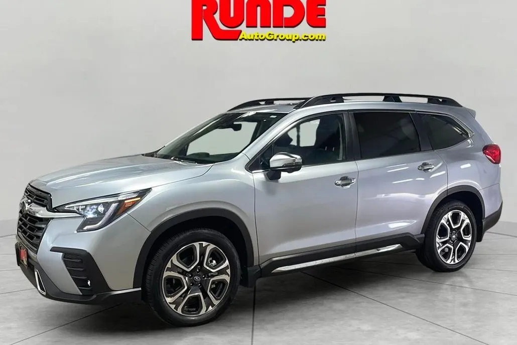 2023 Subaru Ascent Touring photo 1