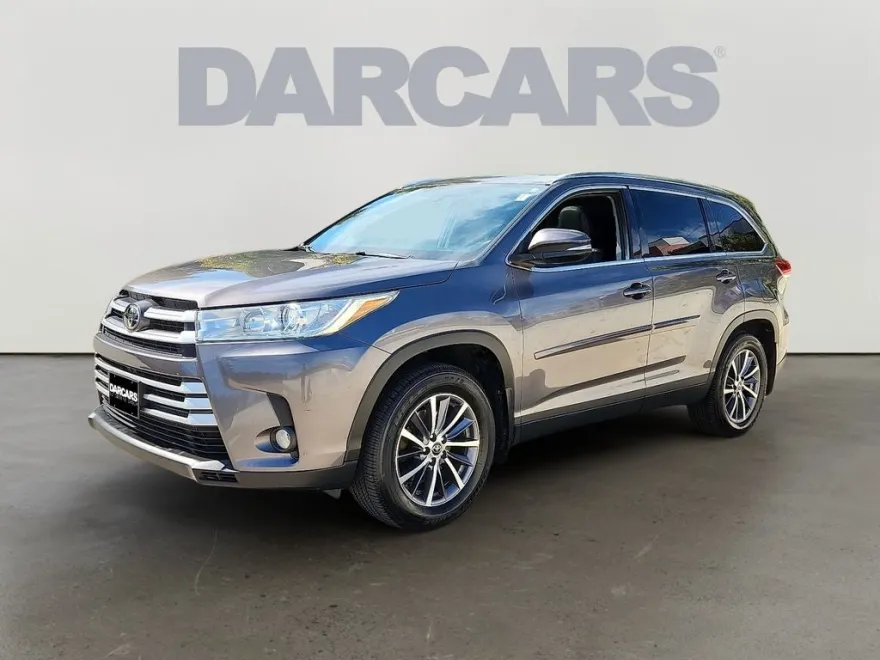 2019 Toyota Highlander XLE photo 1