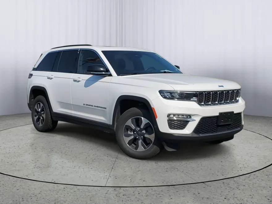 2024 Jeep Cherokee Limited 4xe photo 1