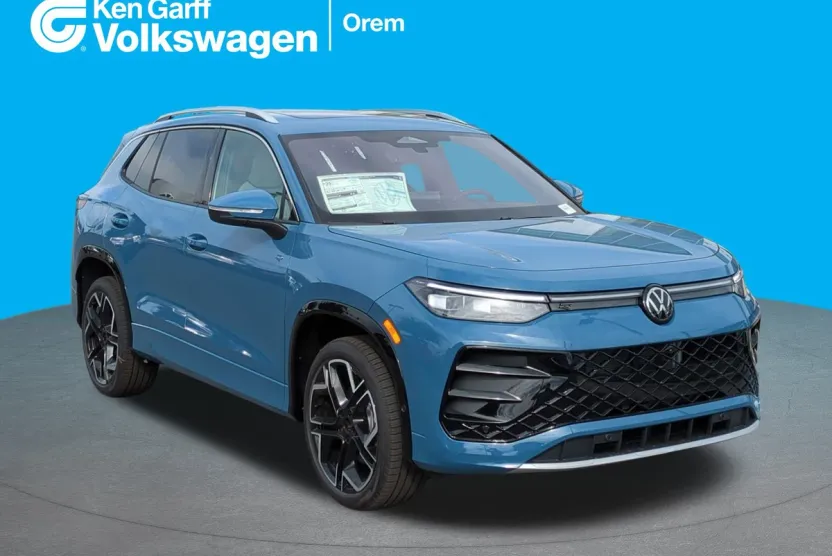2025 Volkswagen Tiguan SEL R-Line Black photo 1