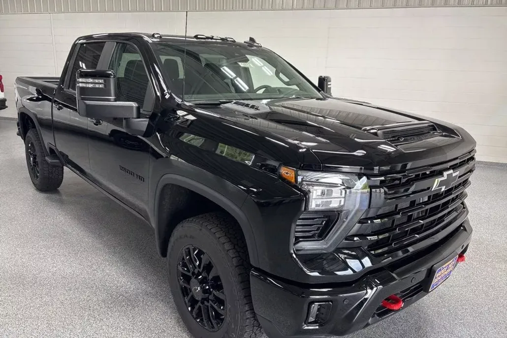 2026 Chevrolet Silverado 2500HD LT photo 1