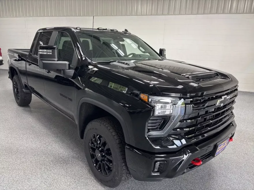 2026 Chevrolet Silverado 2500HD LT photo 1