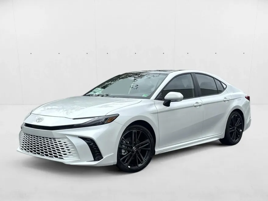2025 Toyota Camry XSE photo 1