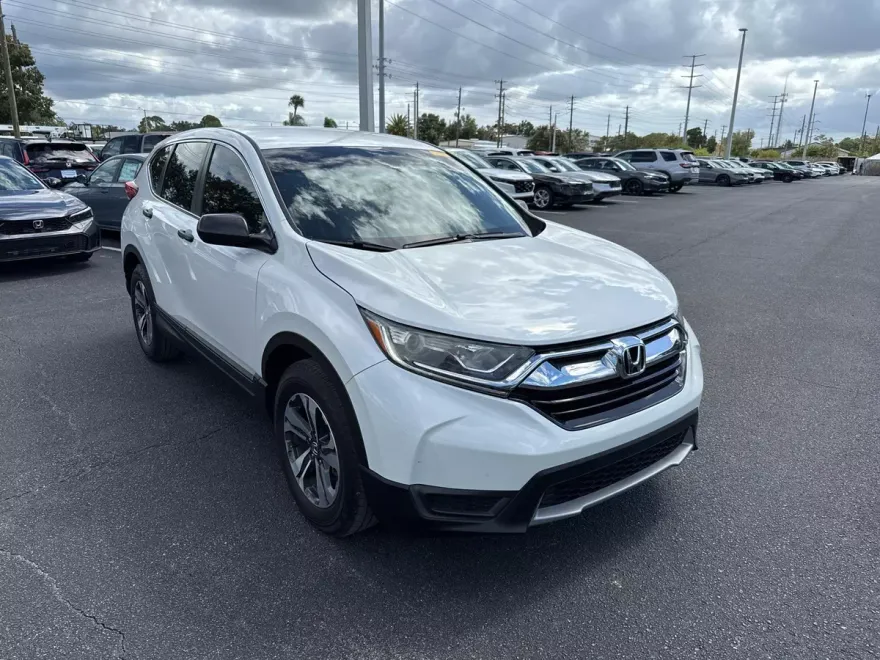 2017 Honda CR-V LX photo 1