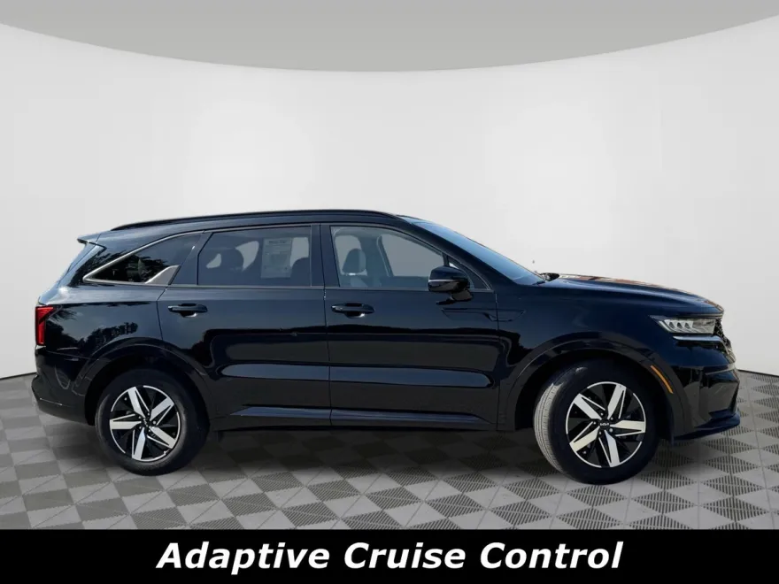 2023 Kia Sorento S photo 1
