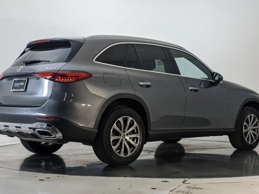2023 Mercedes Benz GLC 300 4MATIC photo 1