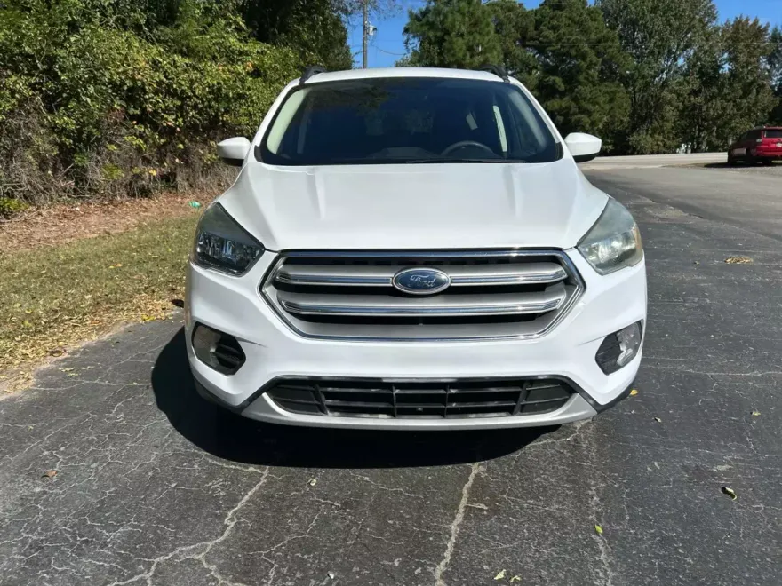 2018 Ford Escape SE Sport photo 1