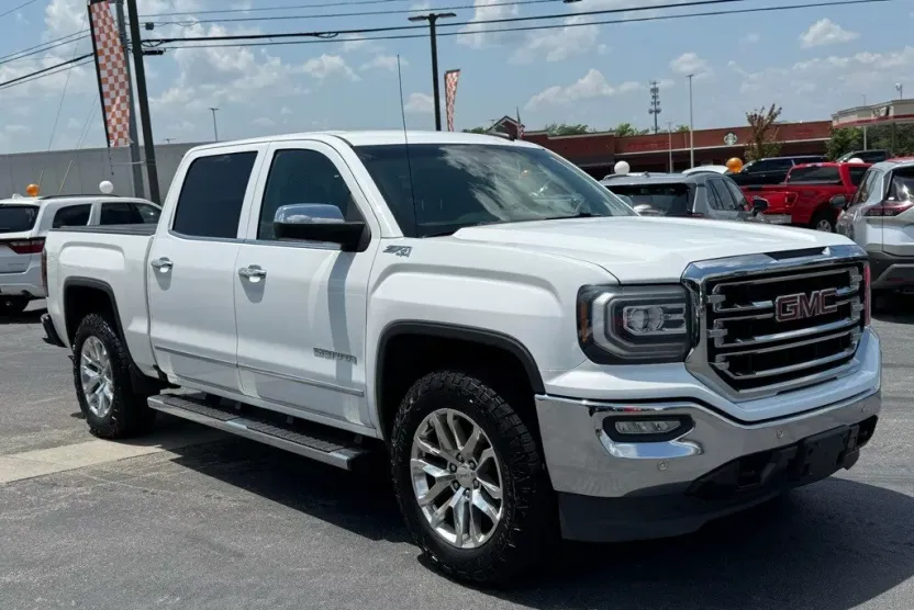 2018 Gmc Sierra 1500 SLT photo 1