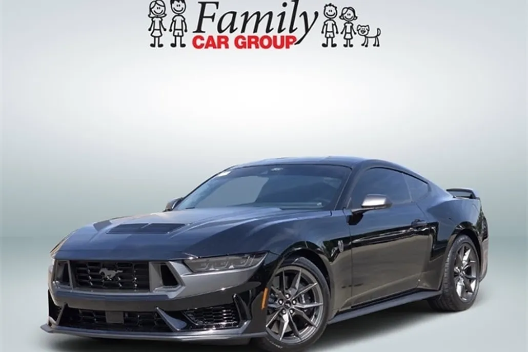 2024 Ford Mustang Dark Horse photo 1