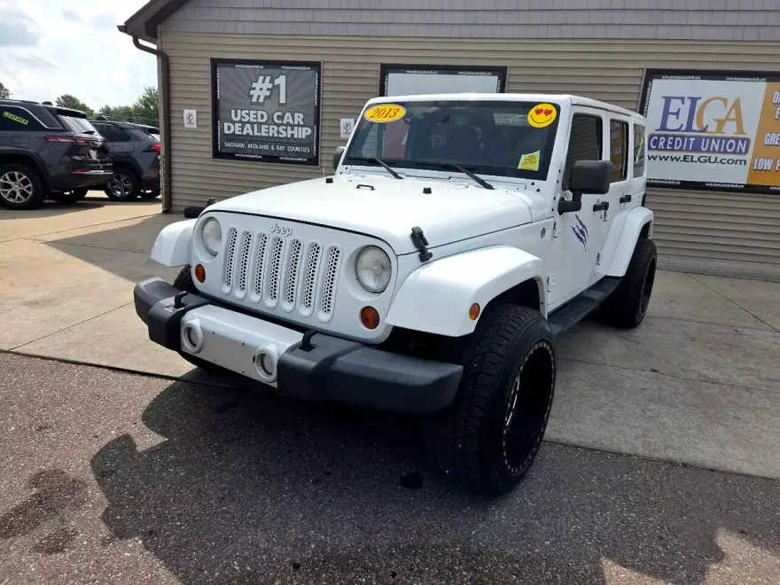 2013 Jeep Wrangler Unlimited Sahara photo 1