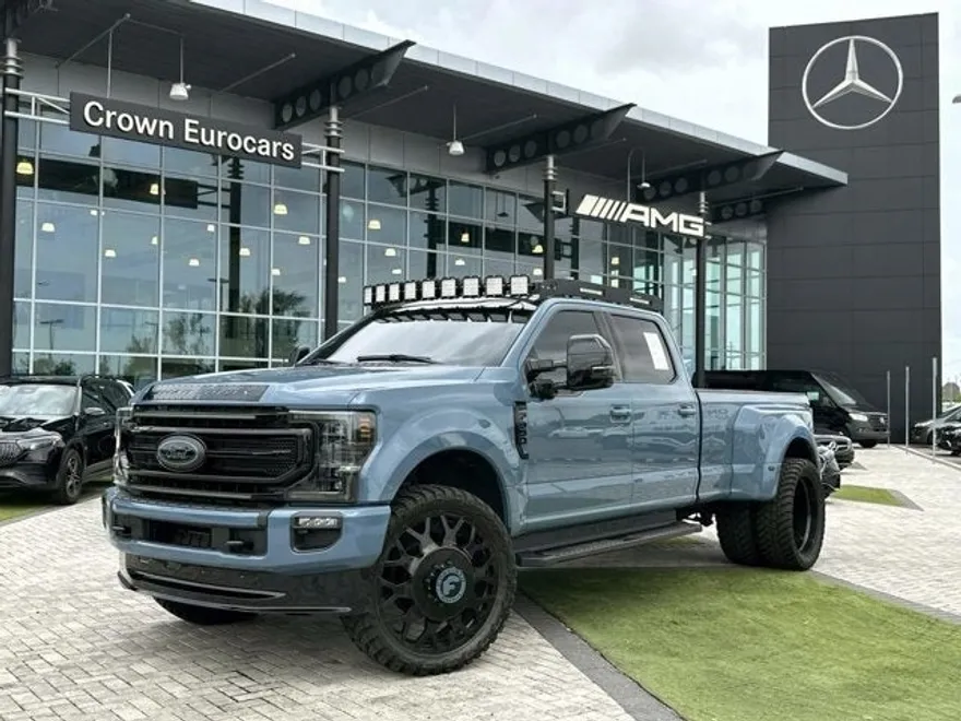 2020 Ford F-350 Lariat photo 1