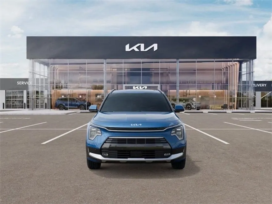 2025 Kia Niro Plug-In Hybrid SX photo 1