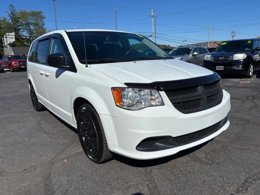 2018 Dodge Grand Caravan SE photo 1