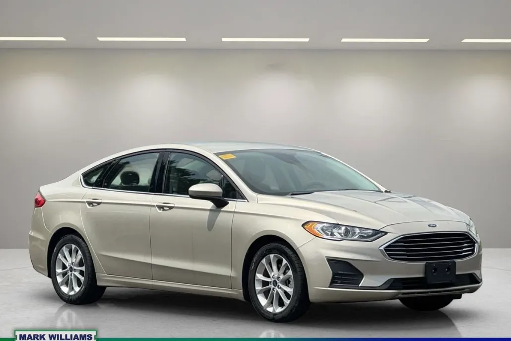 2019 Ford Fusion SE photo 1