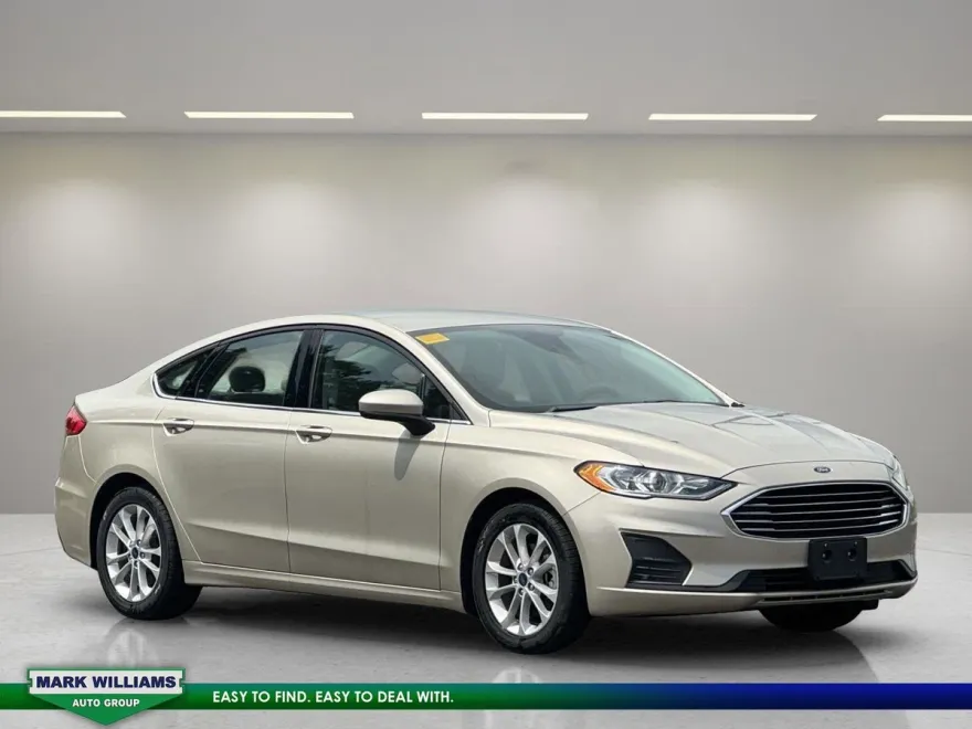 2019 Ford Fusion SE photo 1
