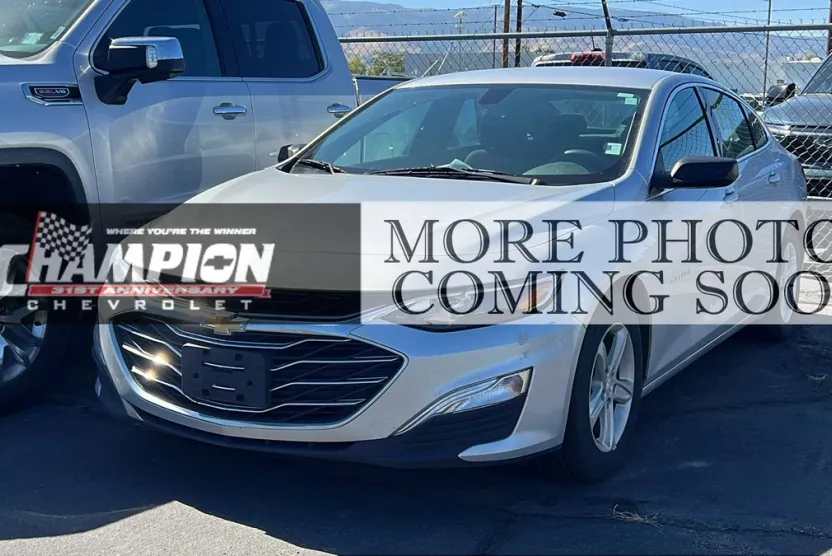 2022 Chevrolet Malibu LS photo 1