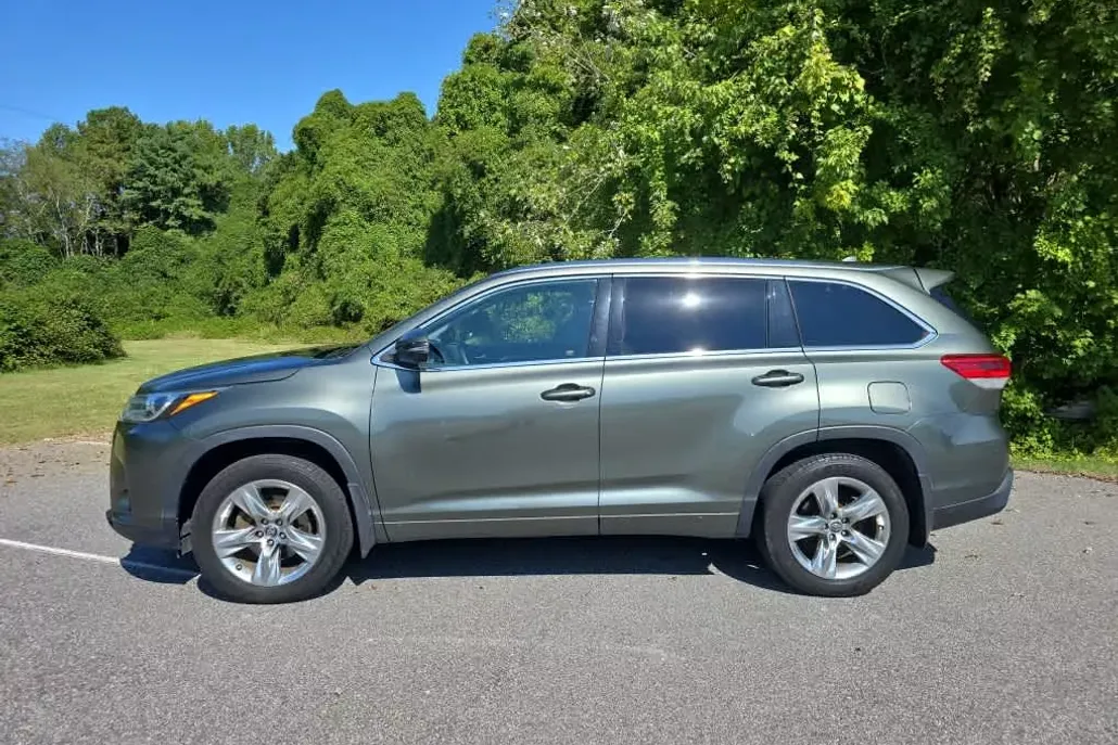 2018 Toyota Highlander Limited photo 1