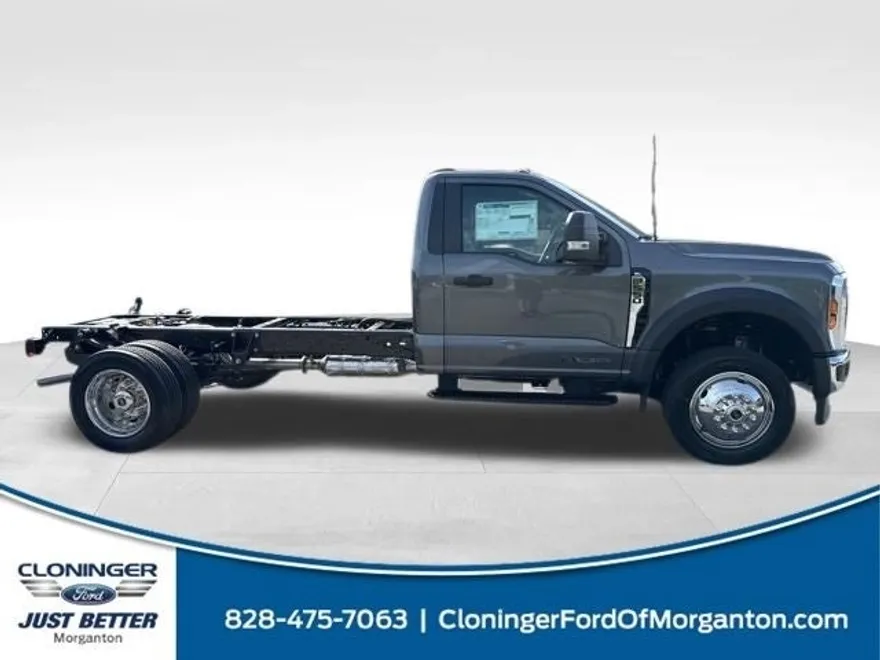 2025 Ford F-550 photo 1