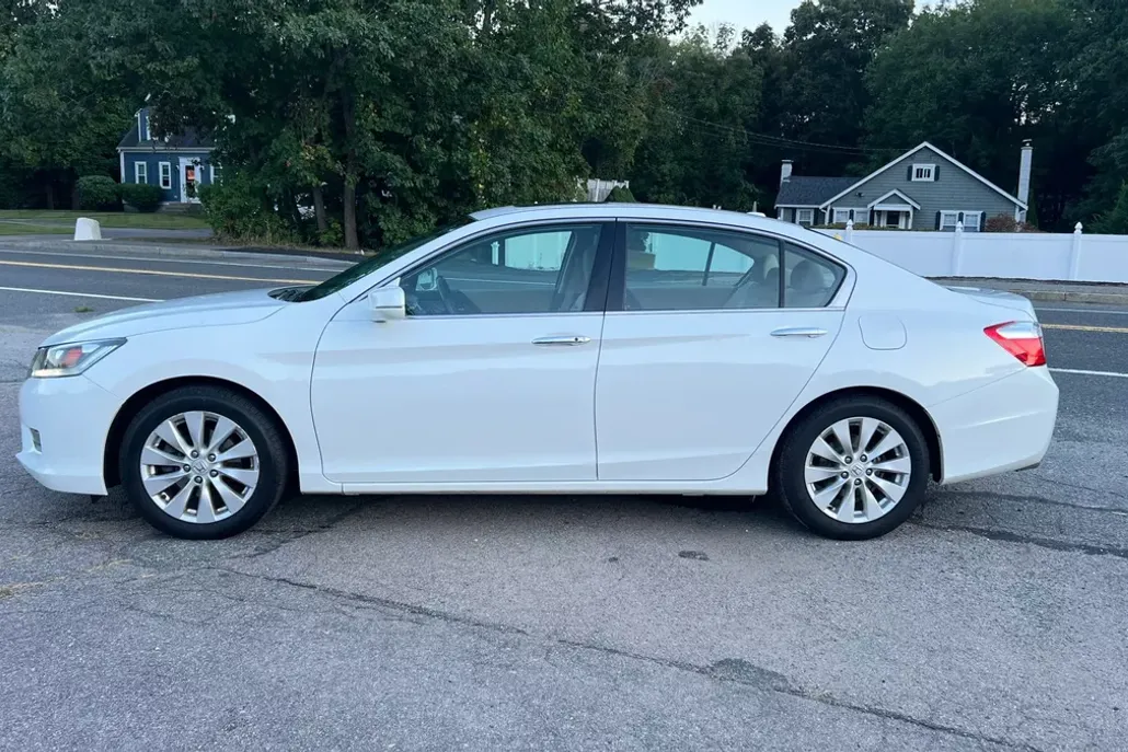 2013 Honda Accord EX-L photo 1