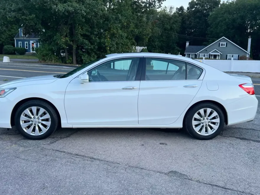 2013 Honda Accord EX-L photo 1