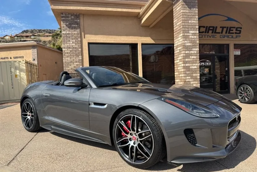 2016 Jaguar F-TYPE R photo 1