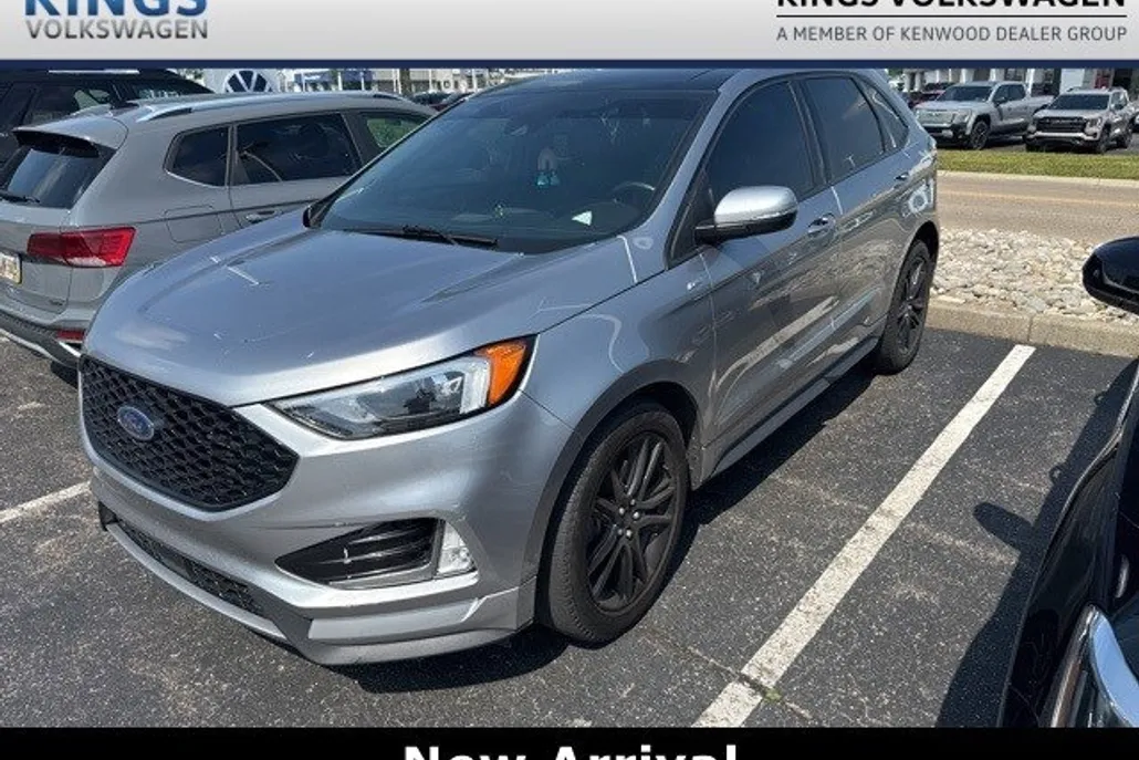 2020 Ford Edge SEL photo 1