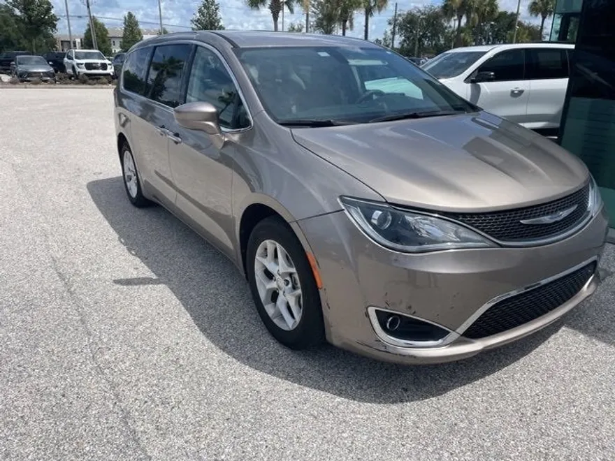 2018 Chrysler Pacifica Touring Plus photo 1