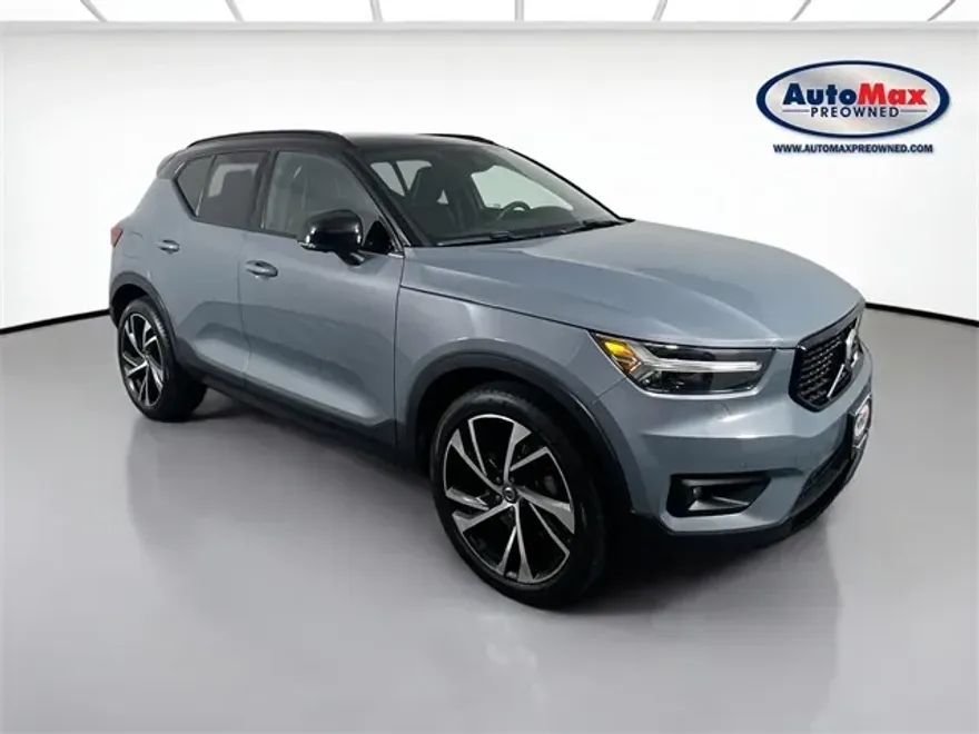 2022 Volvo XC40 R-Design photo 1