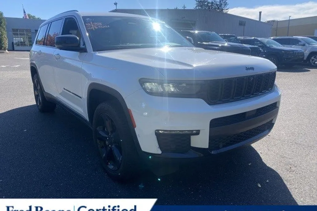 2023 Jeep Grand Cherokee Limited photo 1