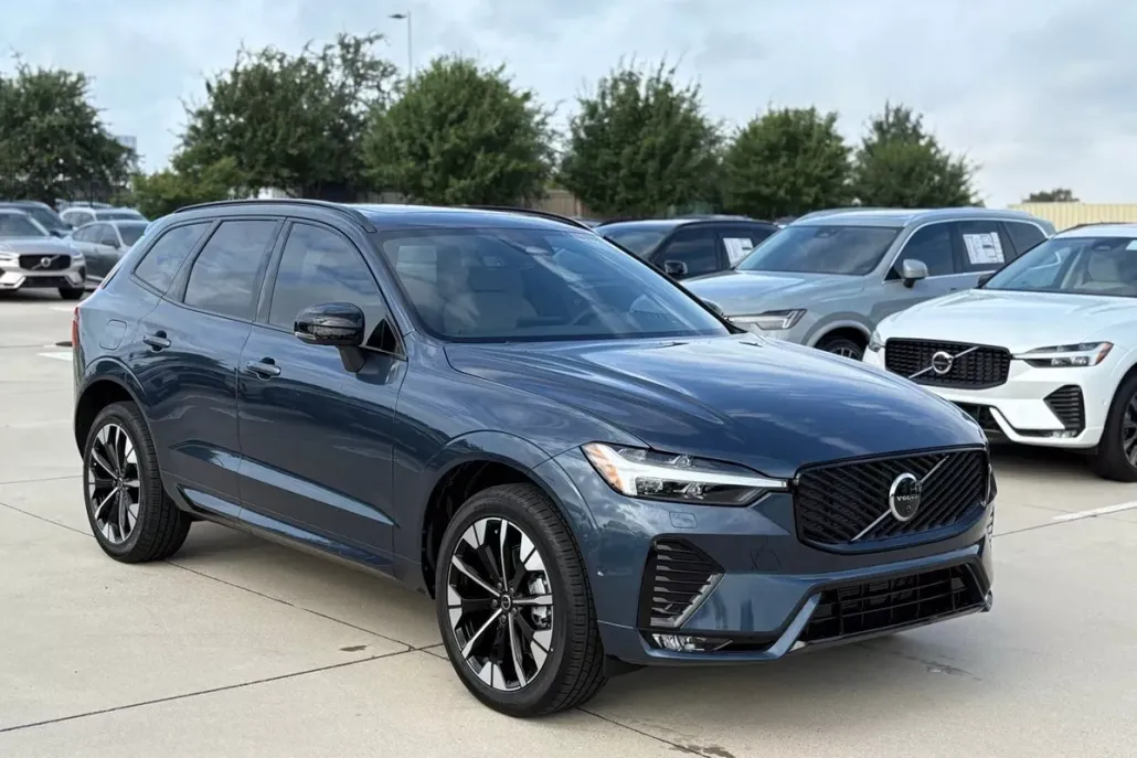 2026 Volvo XC60 B5 Plus photo 1