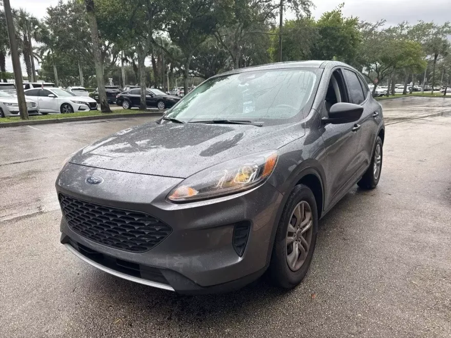 2022 Ford Escape S photo 1