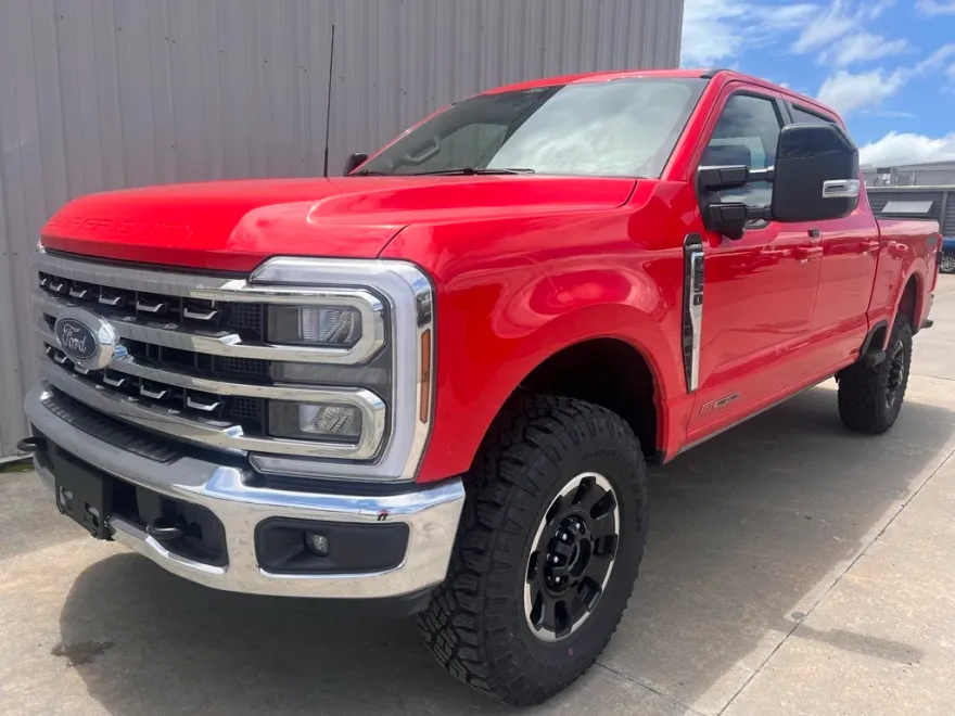 2025 Ford F-250 Lariat Tremor photo 1