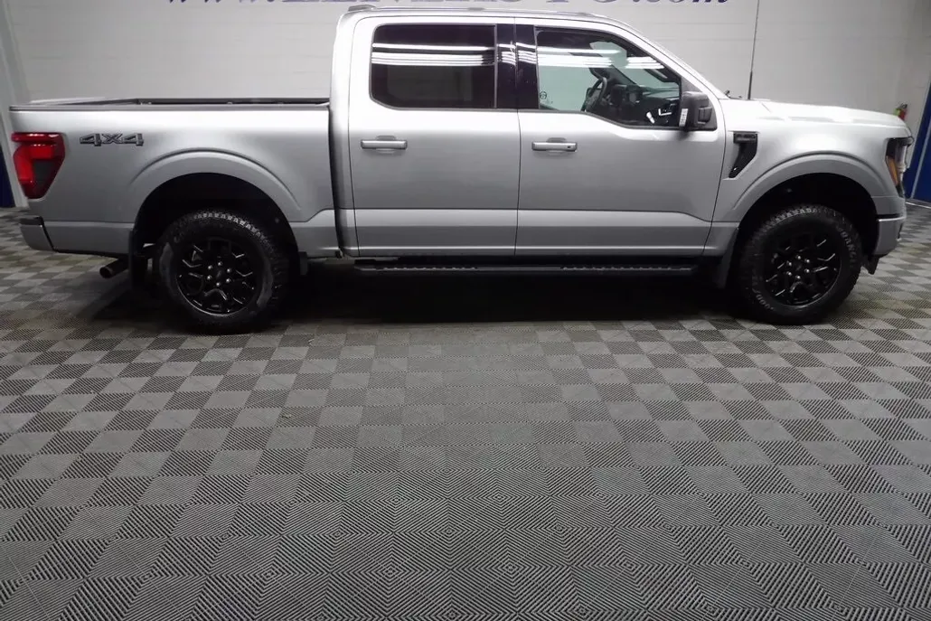2024 Ford F-150 XLT photo 1