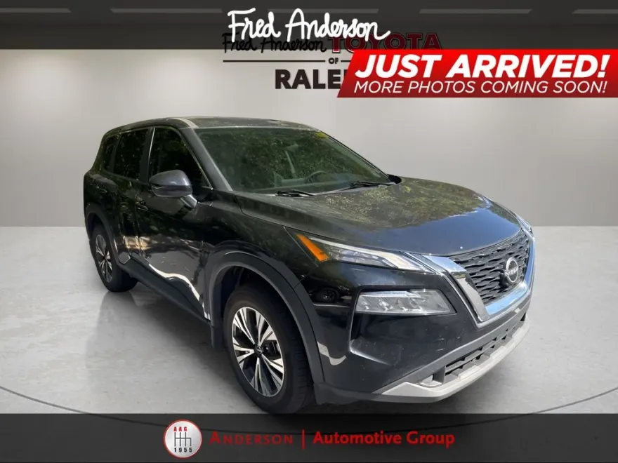 2023 Nissan Rogue SV photo 1