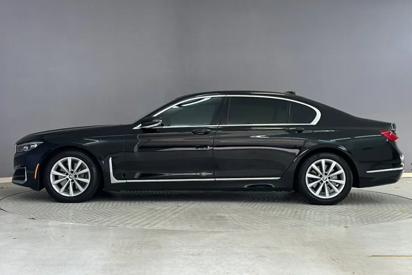 2022 Bmw 740i photo 1