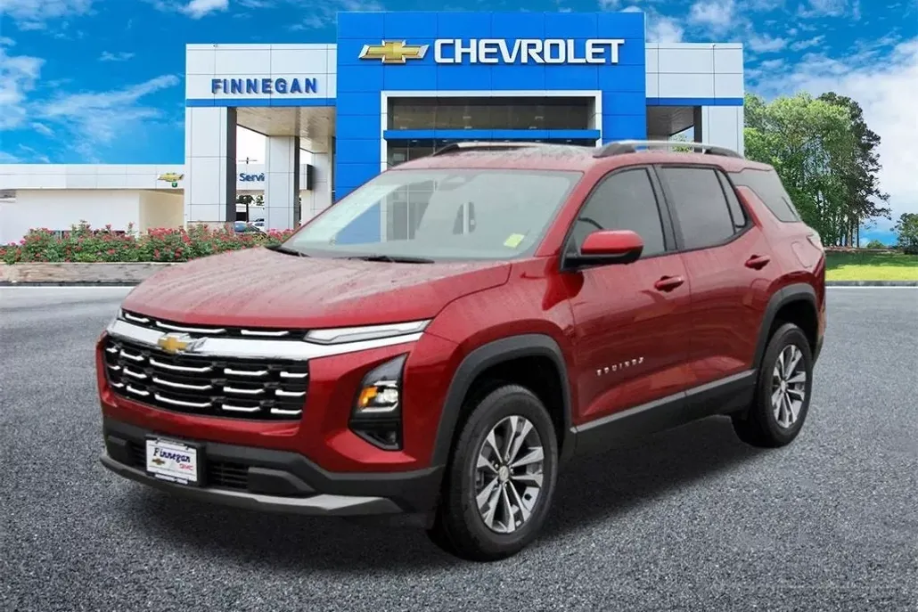 2025 Chevrolet Equinox LT photo 1