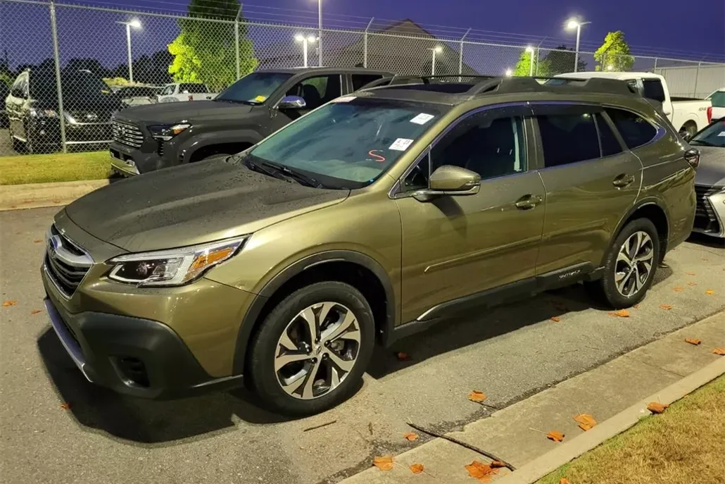 2020 Subaru Outback Limited photo 1