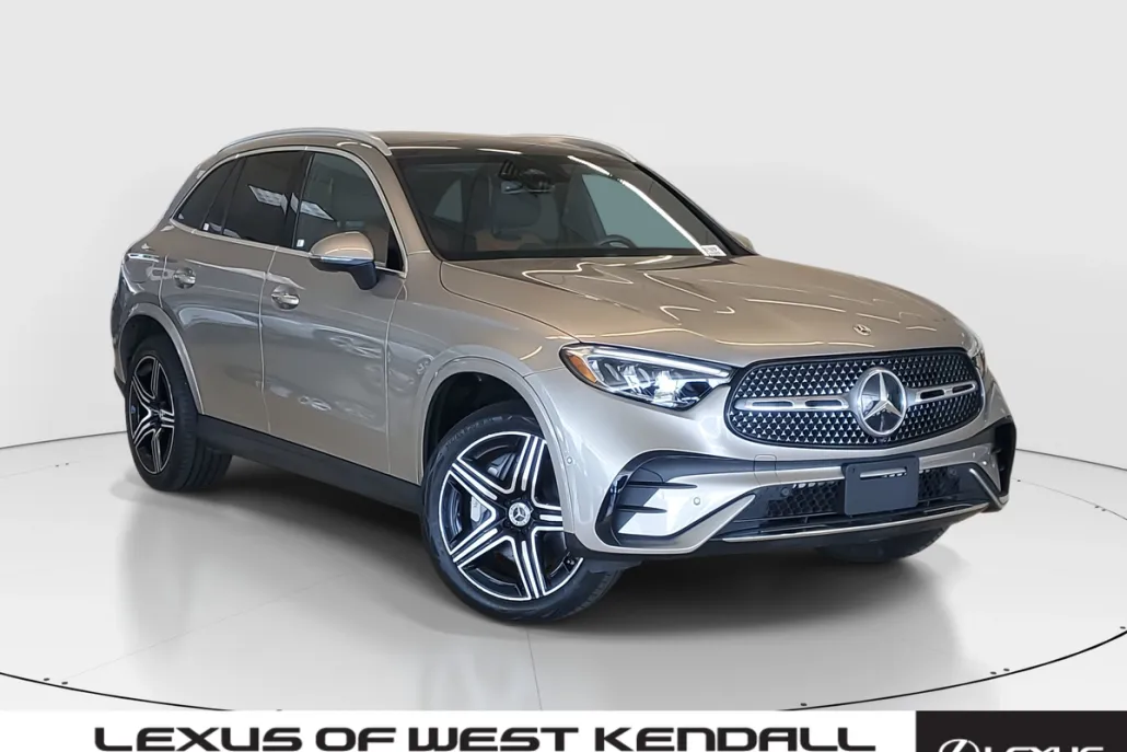 2023 Mercedes Benz GLC 300 AMG photo 1