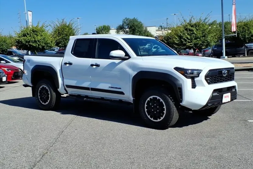 2025 Toyota Tacoma TRD Off-Road 4x4 Double Cab photo 1