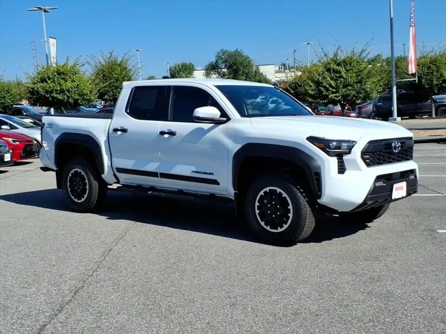 2025 Toyota Tacoma TRD Off-Road 4x4 Double Cab photo 1