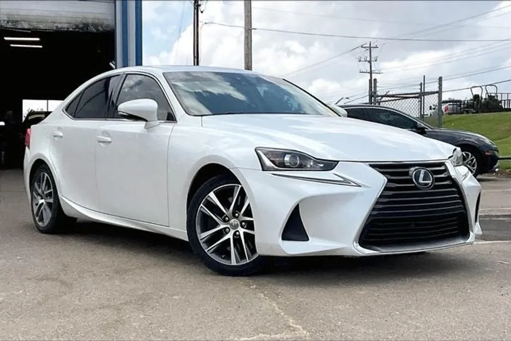 2020 Lexus IS 300 photo 1