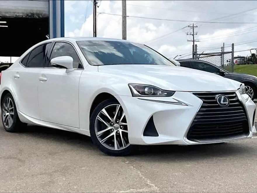2020 Lexus IS 300 photo 1