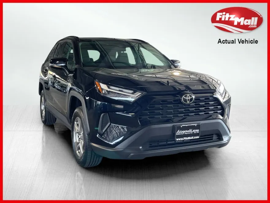2024 Toyota RAV4 XLE photo 1