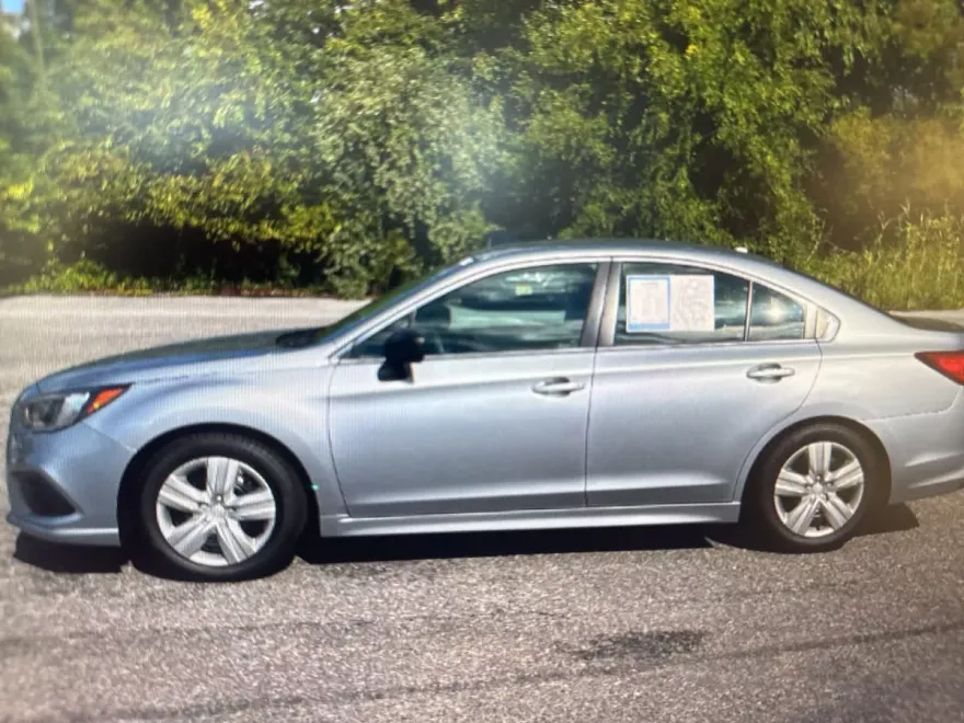 2019 Subaru Legacy 2.5i photo 1