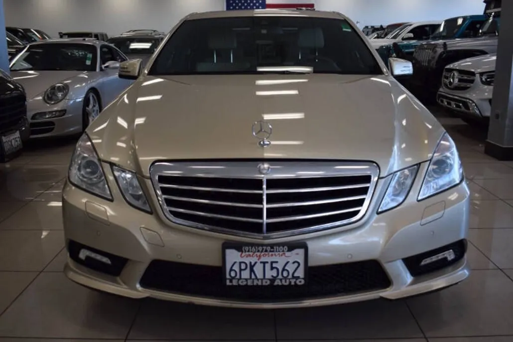 2011 Mercedes Benz E 350 BlueTEC photo 1